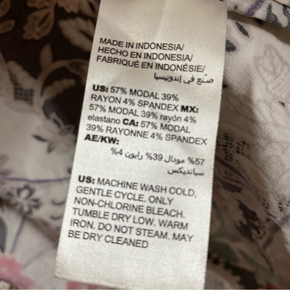 Chico’s Floral Silky Soft Long Sleeve Shirt Medium - Picture 3 of 7